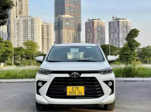 Xe 7 chỗ